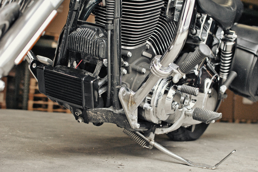 Fan-assisted LowMount 10-row Oil Cooler System